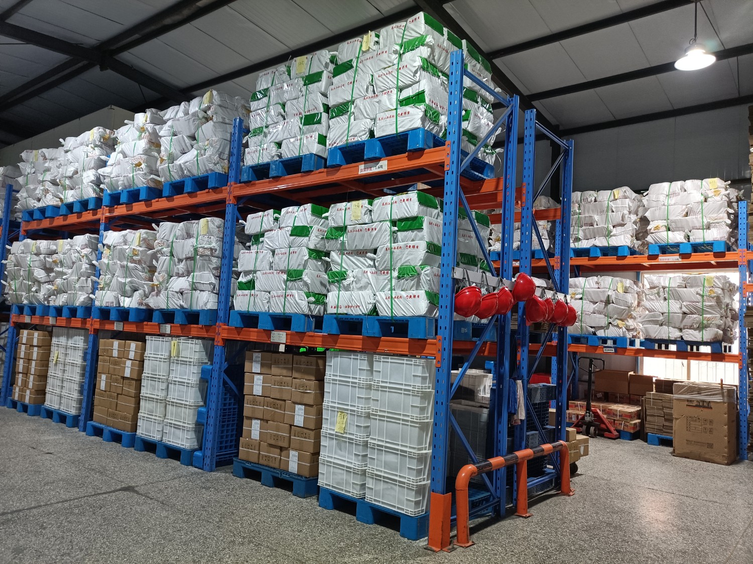 公司擁有強大的研發(fā)中心， 配有研發(fā)工程師，研發(fā)中心擁有完備的人才結(jié)構(gòu)，并本著企業(yè)標準高于國家標準的原則，為公司產(chǎn)品、客戶定制產(chǎn)品的研發(fā)保駕護航。產(chǎn)品質(zhì)咨詢線：0537-3630366