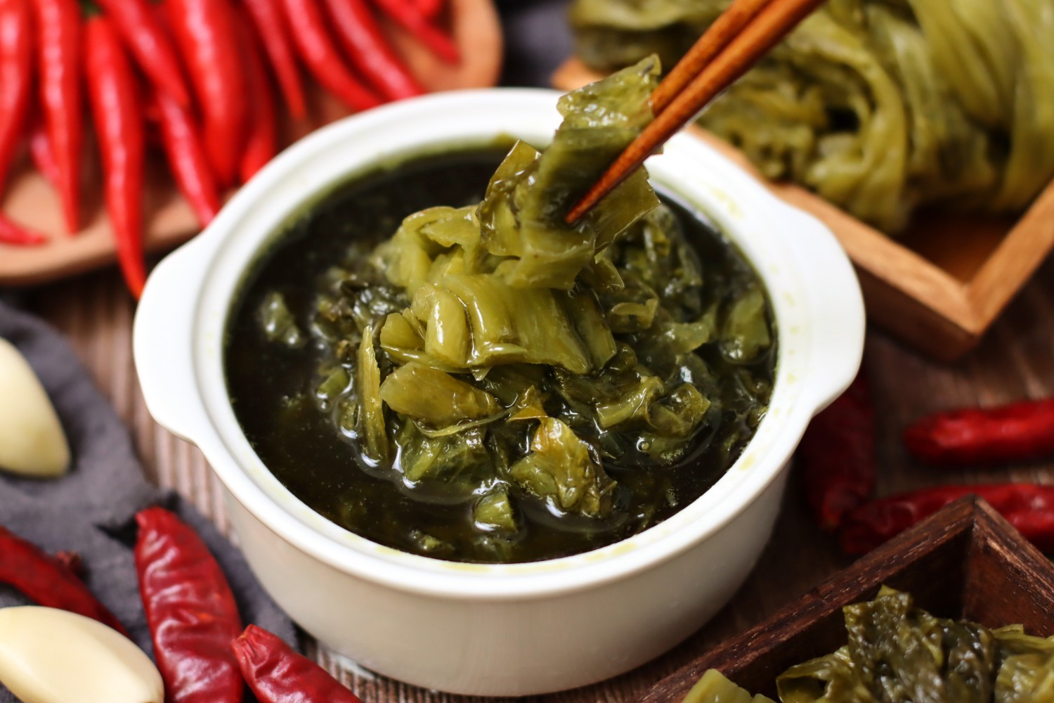 德食品原味操作視頻-濟(jì)寧康德食品口味穩(wěn)定，快速出餐，省錢省力，一料多用，適合米線、麻辣燙、酸菜魚、粉面、火鍋、烤魚等各式餐飲！產(chǎn)品咨詢熱線：0537-3630366