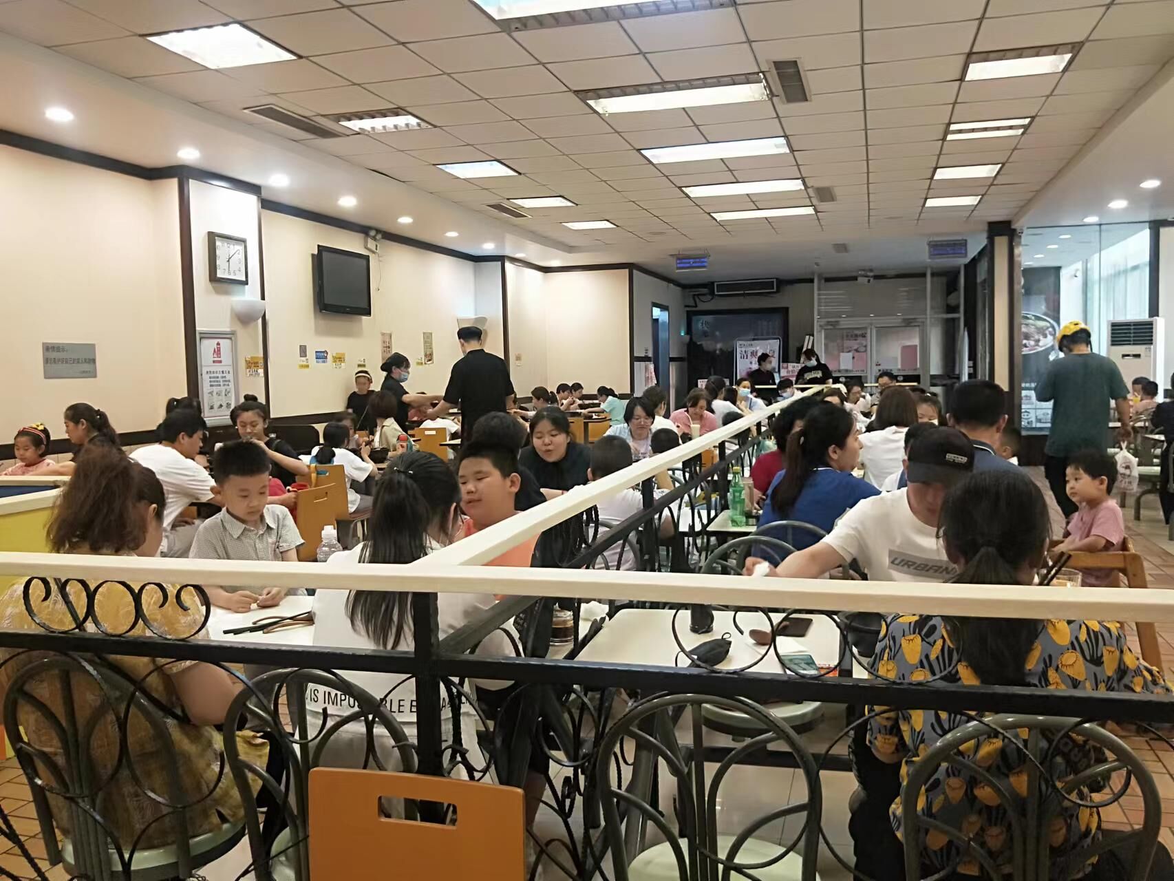 公司擁有強(qiáng)大的研發(fā)中心， 配有研發(fā)工程師，研發(fā)中心擁有完備的人才結(jié)構(gòu)，并本著企業(yè)標(biāo)準(zhǔn)高于國家標(biāo)準(zhǔn)的原則，為公司產(chǎn)品、客戶定制產(chǎn)品的研發(fā)保駕護(hù)航。產(chǎn)品質(zhì)咨詢線：0537-3630366